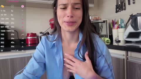 ohanna_ online show from October 20, 4:56 pm