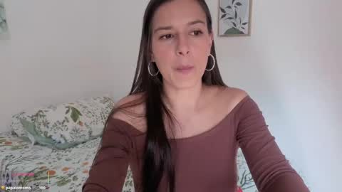 ohanna_ online show from April 29, 7:29 pm