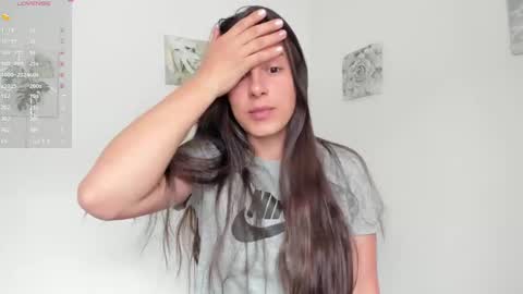 ohanna_ online show from February 4, 9:52 pm