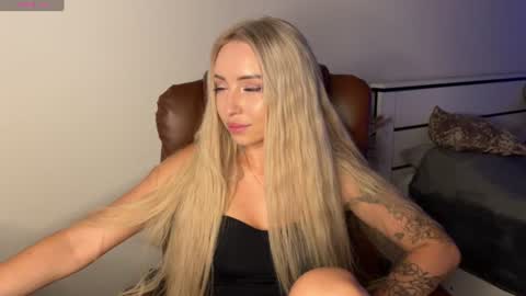 Emma online show from June 25, 6:24 pm