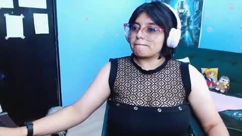 ohmysqueak online show from May 28, 9:35 pm
