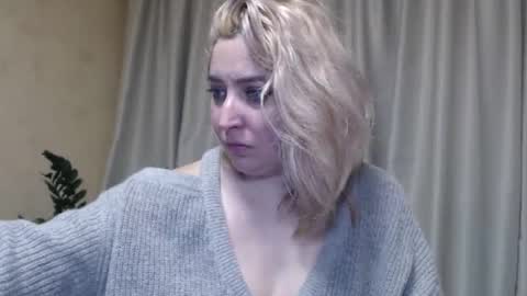 Snapshot of ohsweetiren chatting on February 25, 9:42 am Iren online show from February 25, 9:42 am