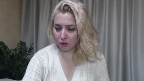 Snapshot of ohsweetiren chatting on October 2, 6:34 am Iren online show from October 2, 6:34 am