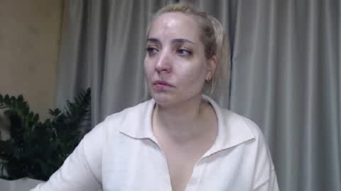 Mari online show from October 4, 3:43 pm