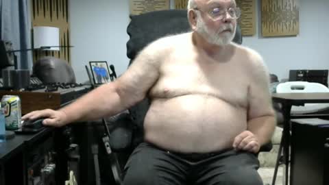 old_guy111 online show from October 9, 2:06 am