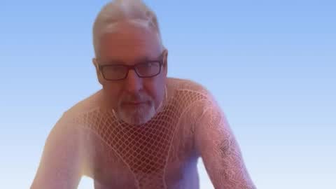 olderyeterotic online show from May 7, 2:51 am