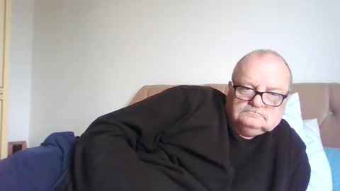 oldfkr69 online show from March 19, 10:10 am