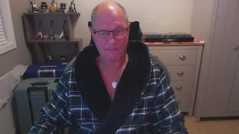 oldveteranuk online show from September 16, 4:37 am