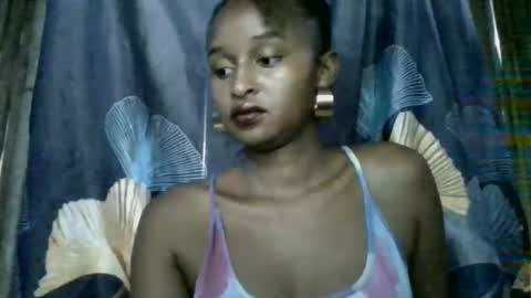 olinah610 online show from April 27, 11:08 am