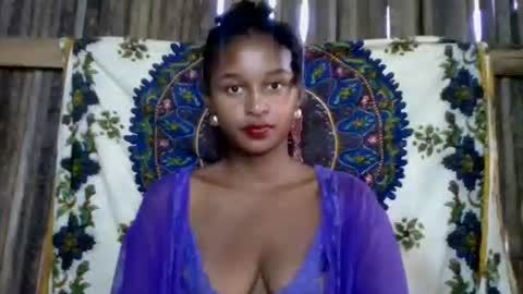 olinah610 online show from May 13, 6:01 am