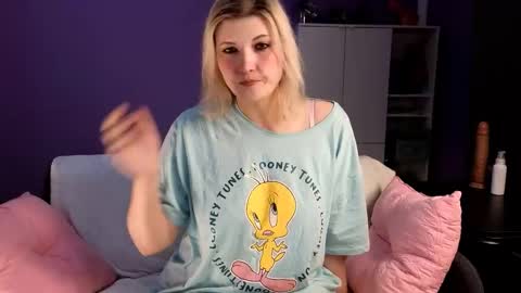 OliSunny Olivia online show from October 3, 6:38 pm