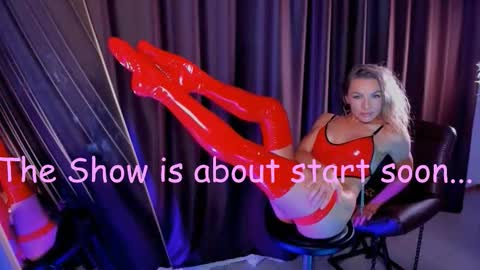 oliva_candy online show from September 9, 6:30 pm