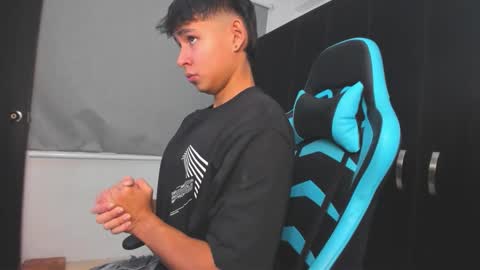 Oliver bray online show from October 25, 10:21 pm