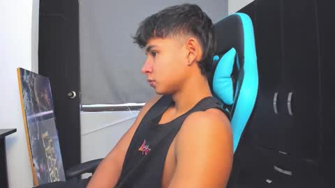 Oliver bray online show from November 4, 8:21 pm