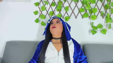 HansOliver online show from March 30, 4:01 am