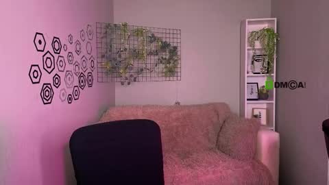 oliver hill  online show from November 15, 11:34 am