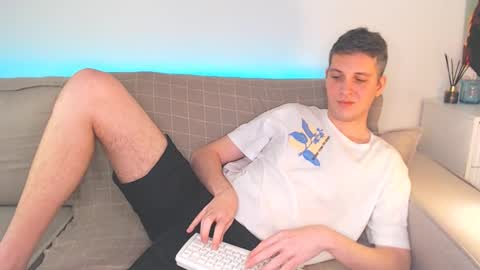 Oliver online show from January 31, 7:08 pm