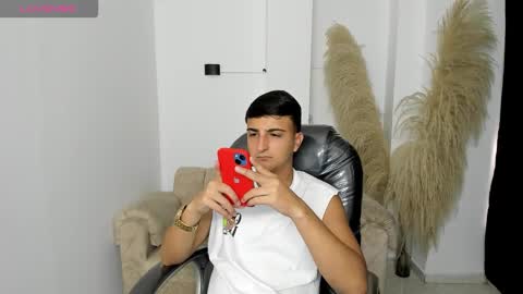 OLIVER online show from February 23, 12:40 pm