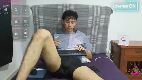 Snapshot of oliver_rayman chatting on October 16, 11:36 pm Oliver Rayman online show from October 16, 11:36 pm