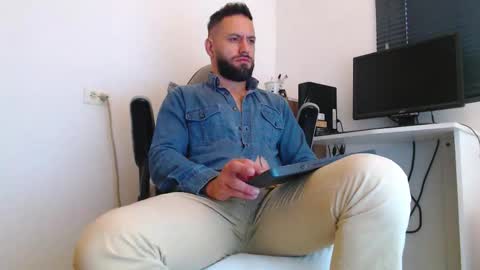 oliver online show from February 20, 3:58 pm