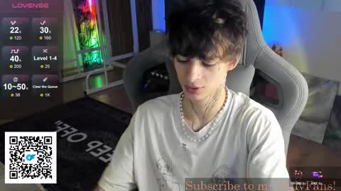 Snapshot of oliverrgroove chatting on October 12, 2:42 pm oliverrgroove online show from October 12, 2:42 pm