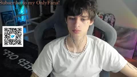 Snapshot of oliverrgroove chatting on October 6, 2:13 pm oliverrgroove online show from October 6, 2:13 pm