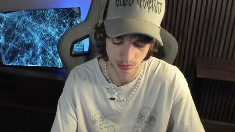 oliverrgroove online show from April 4, 4:03 pm