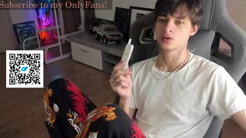 Snapshot of oliverrgroove chatting on September 14, 2:51 pm oliverrgroove online show from September 14, 2:51 pm