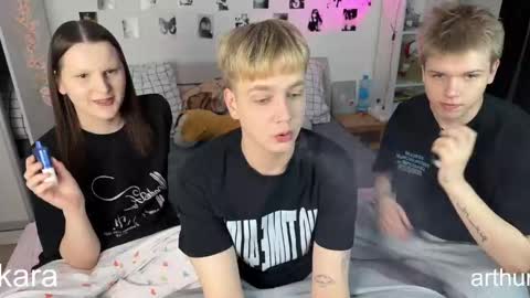 oliver online show from February 5, 7:39 pm