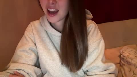 olivia2739 online show from May 27, 3:14 am