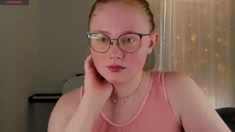 Snapshot of olivia_date chatting on September 12, 11:23 am Olivia Date online show from September 12, 11:23 am
