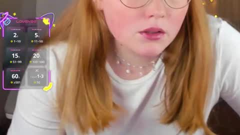 Snapshot of olivia_date chatting on October 17, 4:11 pm Olivia Date online show from October 17, 4:11 pm