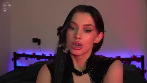 Olivia Faye online show from December 18, 6:03 pm