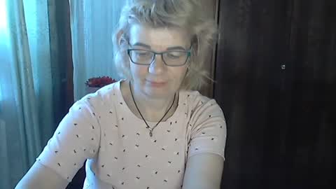 Olivia Mia online show from July 2, 8:52 am