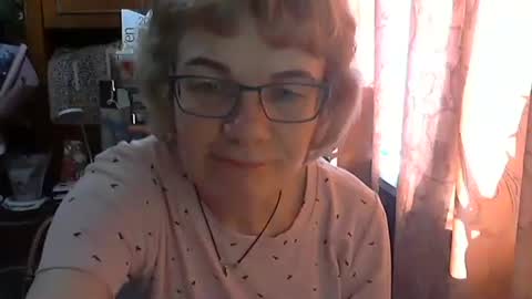 Olivia Mia online show from March 21, 11:37 am