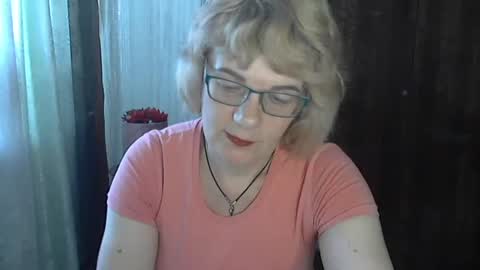 Olivia Mia online show from July 3, 9:03 am
