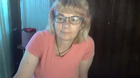Olivia Mia online show from August 3, 9:04 am