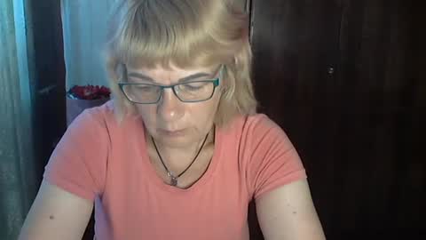 Olivia Mia online show from August 4, 2:46 pm