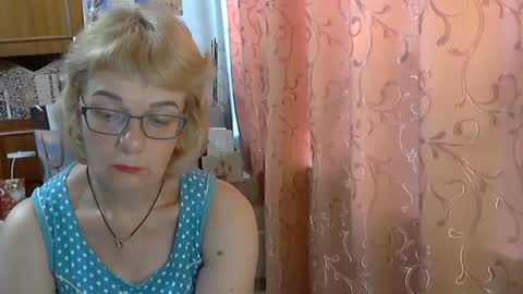 Olivia Mia online show from June 21, 4:02 pm