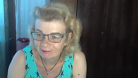 Olivia Mia online show from July 17, 9:22 am