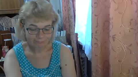 Olivia Mia online show from June 23, 6:32 am