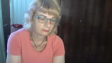 Olivia Mia online show from July 26, 10:35 am