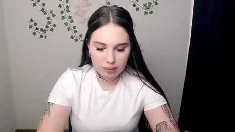 Olivia online show from June 3, 8:03 pm