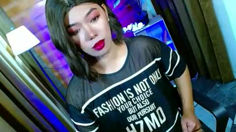 Miss OLIVIA online show from May 2, 9:59 am