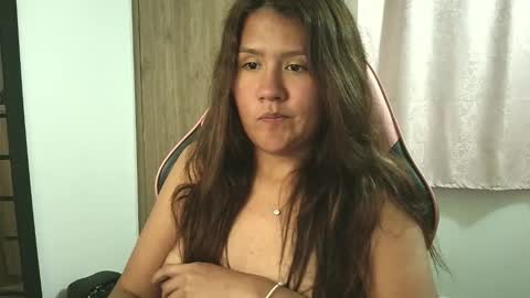 Snapshot of olivia_watson_ chatting on October 19, 10:58 pm Olivia online show from October 19, 10:58 pm