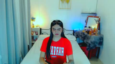 olivia_xxo online show from August 6, 3:43 pm