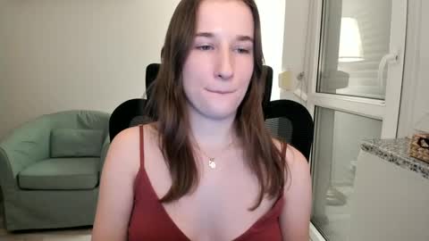 Oliwiaa2004 online show from December 5, 6:06 pm