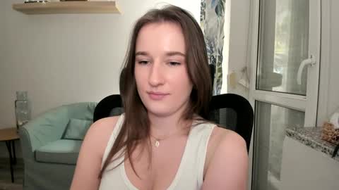 Oliwiaa2004 online show from January 12, 7:53 pm