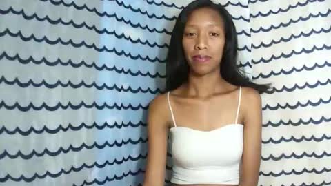 oliviah27 online show from December 14, 9:43 pm