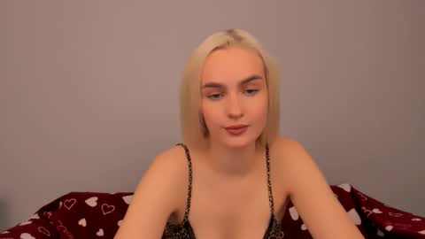 oliviaBeauty online show from November 5, 9:28 pm